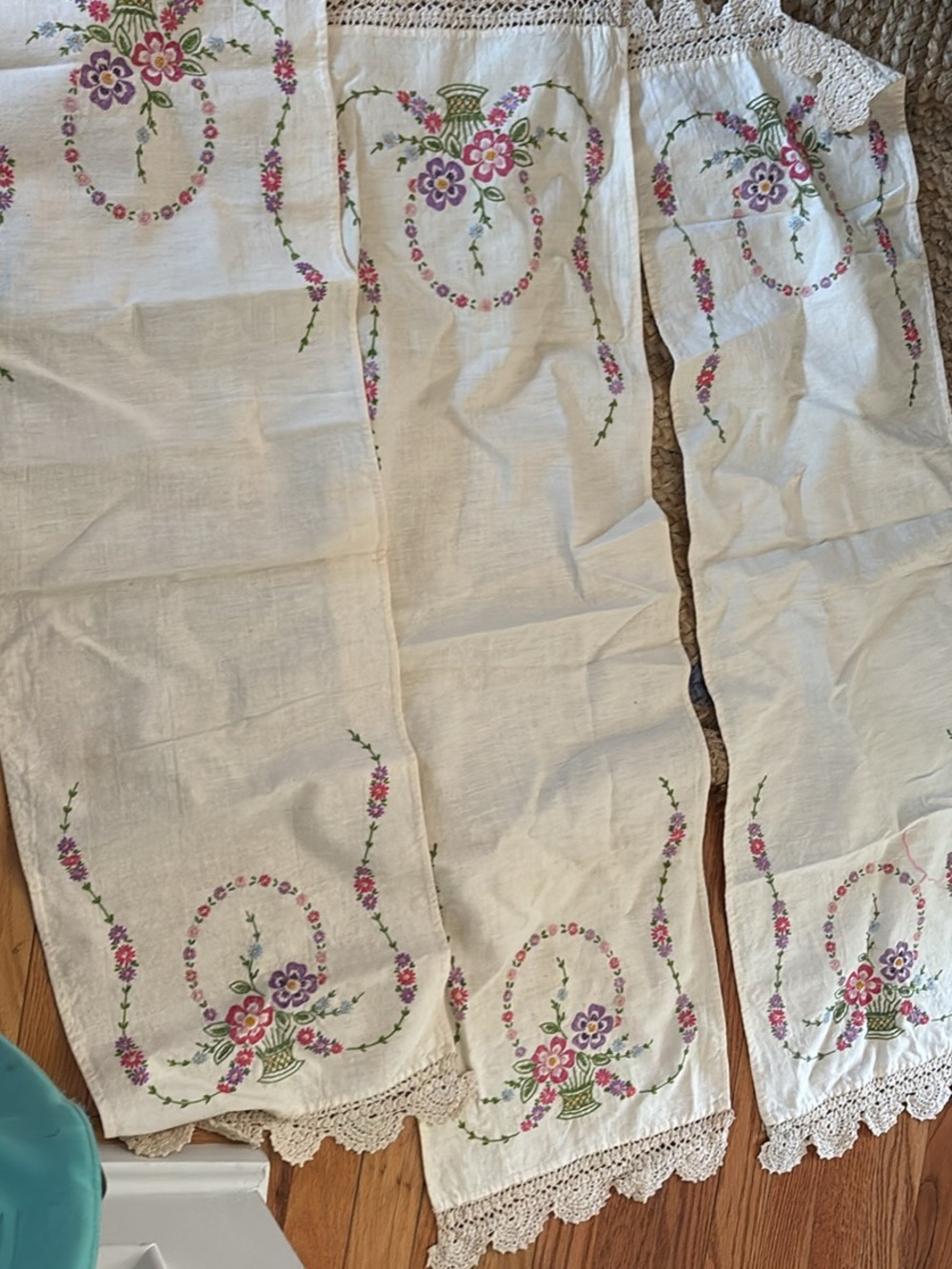 Hand-Embroidered Floral Linen Runner Set with Crochet Trim